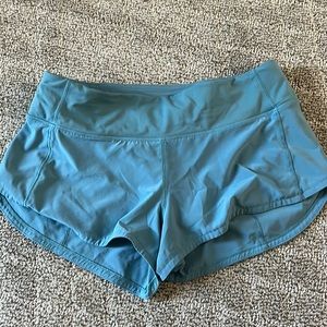 lululemon size 4 speedup shorts